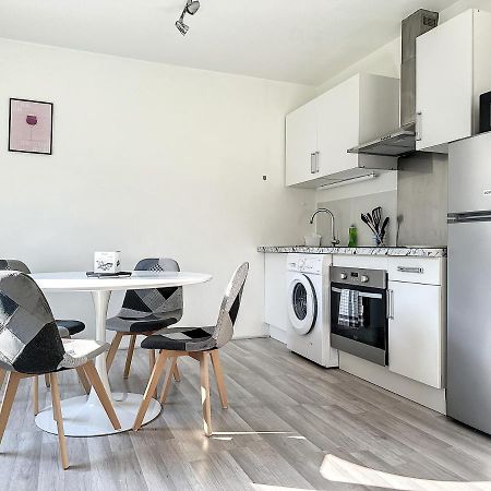 Charmant Appartement Avec Terrasse Parking Ispagnac Exterior foto